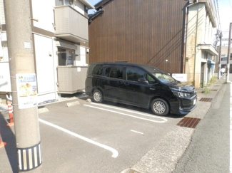 【駐車場】