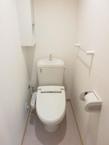 ライラックのトイレ|コンパクトで使いやすいトイレです