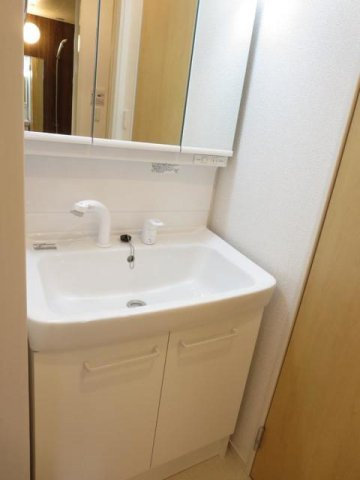 シエロアズール　Ｂの洗面所|脱衣スペースもあります