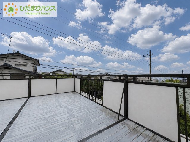 日立市西成沢町4丁目　中古戸建のバルコニー|奥行たっぷりのバルコニー☆彡カフェタイムも楽しめそうです(*^^*)