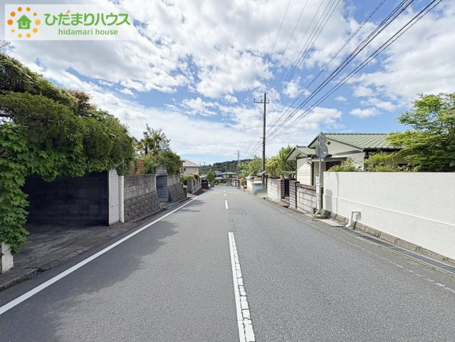 日立市西成沢町4丁目　中古戸建の前面道路含む現地写真|たっぷりの陽光と心地よい風が舞い込む住まい♪