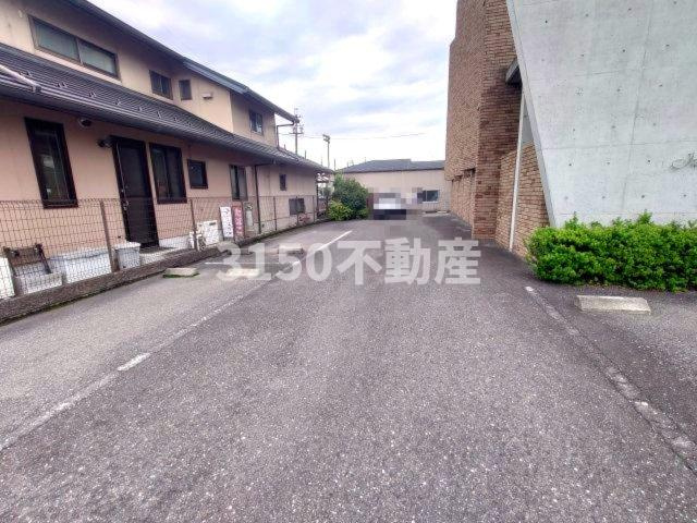 IZMの駐車場