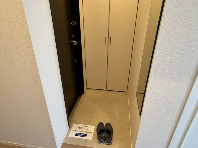 ヴァンベール哲学堂の玄関|同シリーズ参考写真
