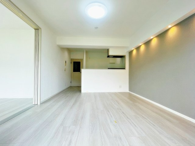 久喜スカイハイツの居間・リビング|ドキドキの新生活も、安心してスタート。ぴったりの住まいを見つけませんか？クランディアが一緒に住まい選びをサポートします‼　まずは、お気軽にお問合せください　＃クランディア