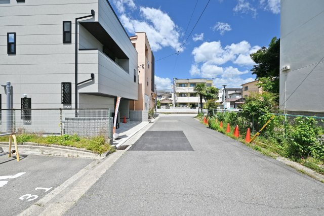 西宮市今津久寿川町新築一戸建て｜4LDK＋駐車2台可の前面道路含む現地写真|前面道路幅員　約4.0ｍ
