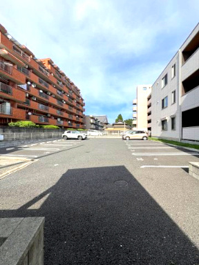 ガーデンテラスの駐車場|駐車場完備です