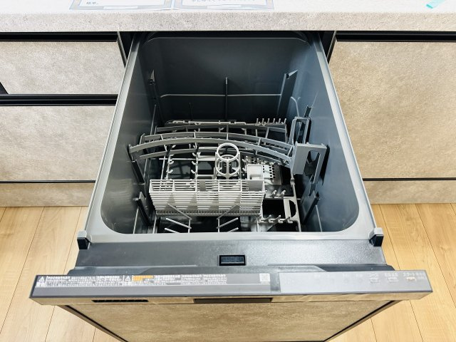 八王子市　片倉町　新築一戸建て　２２期のキッチン|～食洗機つき　食事後の洗い物はお任せ、節水・時短でメリットたくさん～