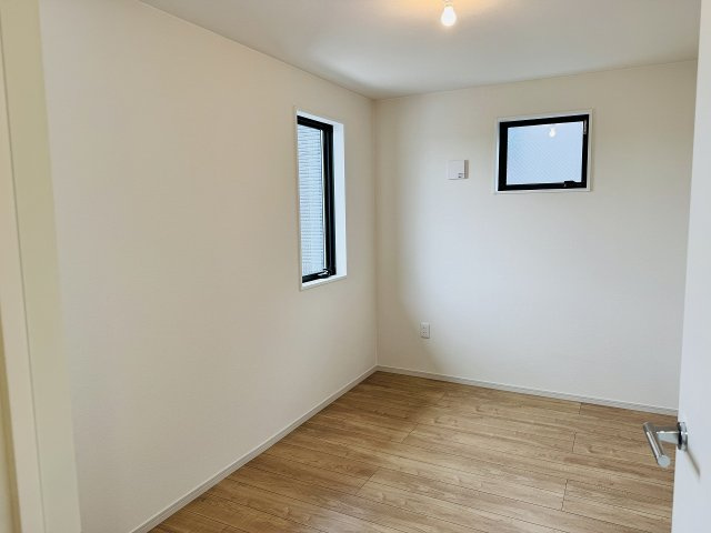 八王子市　片倉町　新築一戸建て　２２期の子供部屋|～2階5.2帖の洋室　2面採光で明るく風通しの良いお部屋です～