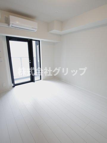 LEXE横濱関内の洋室
