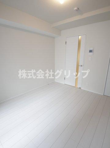 LEXE横濱関内の洋室