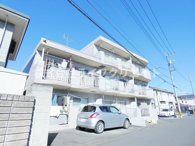 ドゥエル川端の外観