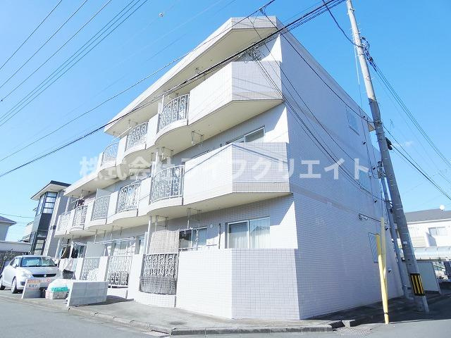 ドゥエル川端の外観