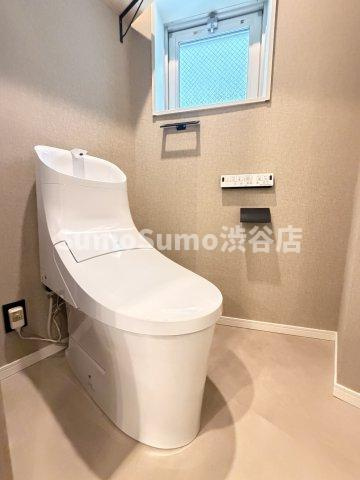 コーポ南のトイレ|落ち着いた色調のトイレです