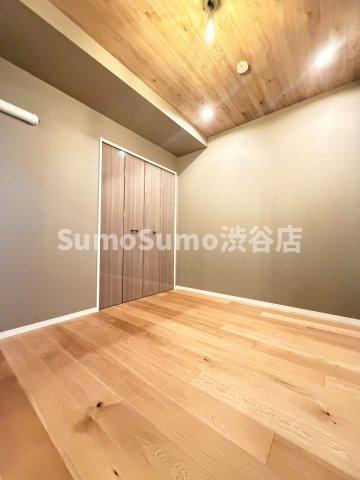 コーポ南の寝室|落ち着いた色調の寝室です