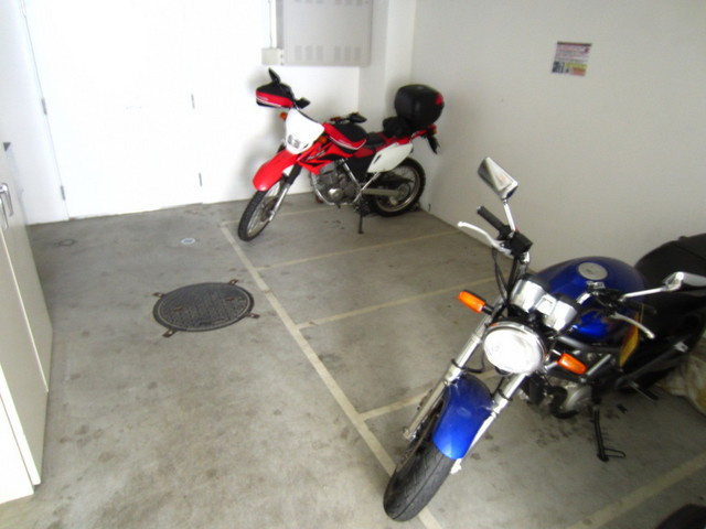 グラントゥルース東十条のその他共用部分|大型も置けるバイク置場♪