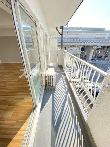 大阪市淀川区西宮原１丁目の賃貸マンションのバルコニー