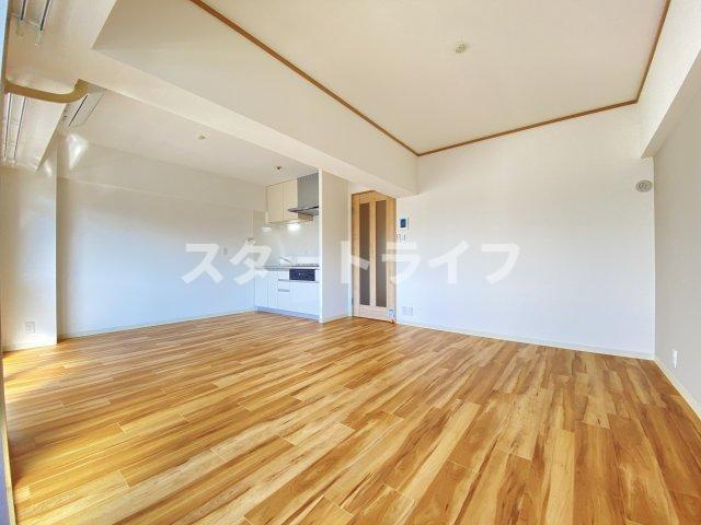 大阪市淀川区西宮原１丁目の賃貸マンションの居間・リビング