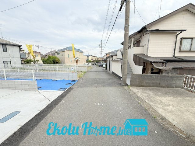 福生市福生第8　2号棟の前面道路含む現地写真|2026年5月撮影