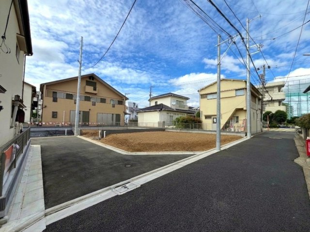 練馬区早宮2丁目 全4区画 3区画の前面道路含む現地写真|南側約4.0ｍ位置指定道路
全4区画のためのプライベート感ある道路
小さなお子様にもアン阿新の立地です