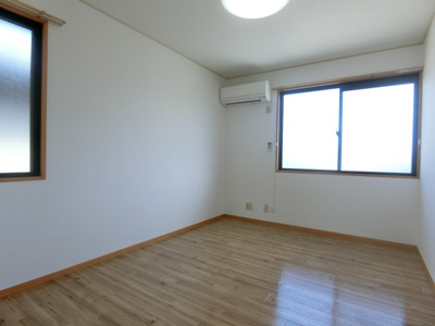 【洋室】 | ロワール福原B棟 | イメージ201号室の写真（反転あり）