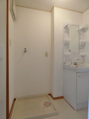 【洗面所】 | ロワール福原B棟 | イメージ201号室の写真（反転あり）