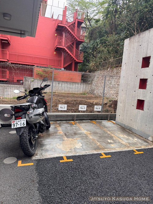 【駐車場】