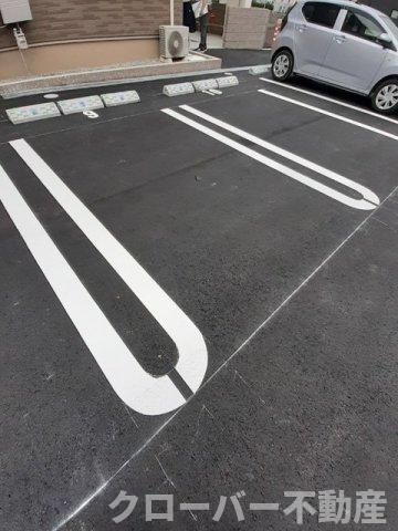 コントレイル　Ⅱの駐車場