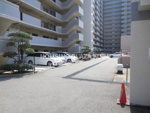 神戸市須磨区清水台の賃貸マンションの駐車場