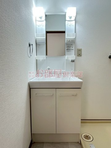 プロヴァンスⅡの洗面所|広い洗面スペース