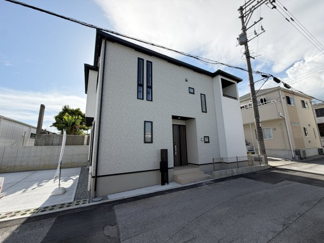 南城市玉城親慶原（全2棟）1号棟の外観|1号棟　並列駐車2台完備♪