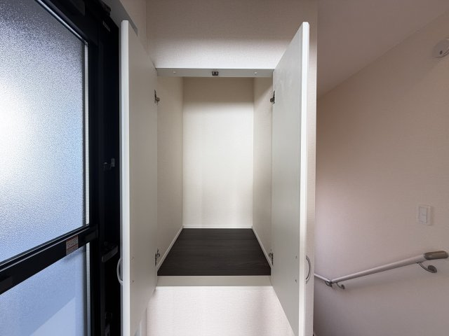 南城市玉城親慶原（全2棟）1号棟の収納|1号棟　2階ホール収納付き♪