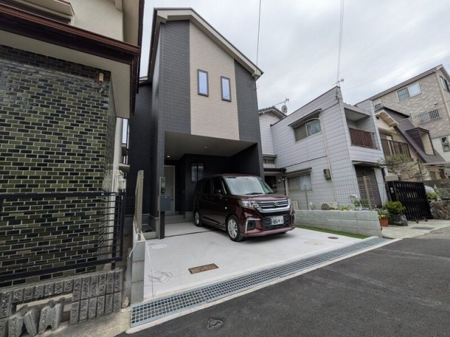中朝霧丘新築戸建の駐車場