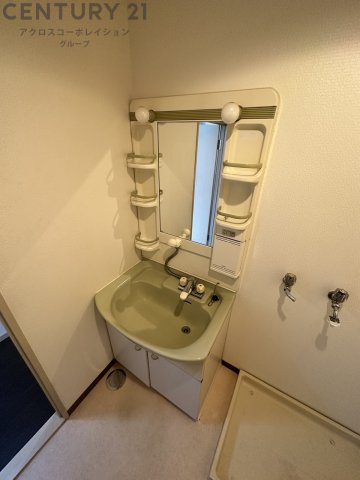 洗面所内に洗濯機置き場あり♪