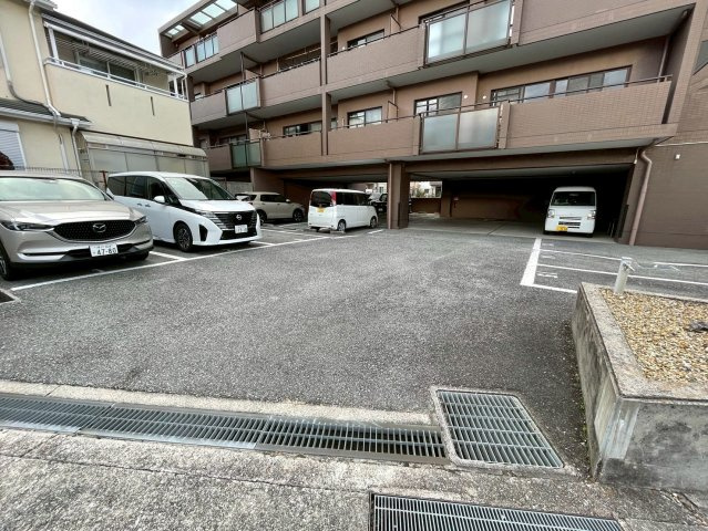 オーベルジュ宝塚の駐車場