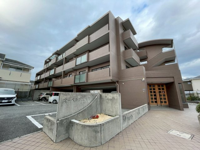 宝塚市山本南３丁目の賃貸マンション