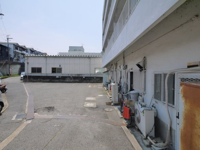 大和ビルマンションAの駐車場|駐車場に車を止められます