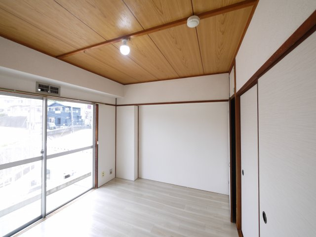 大和ビルマンションAの洋室|個人の部屋や寝室として使える洋室です