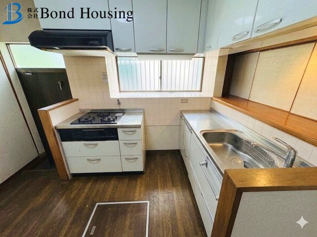 南側開放感のある庭あり　朝谷町　中古戸建のキッチン