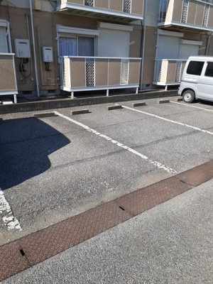 【駐車場】 | アメニティヒルズ | 駐車場完備です