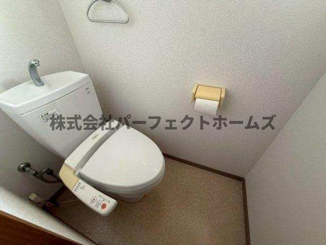 黒原城内町戸建　賃貸のトイレ|コンパクトで使いやすいトイレです