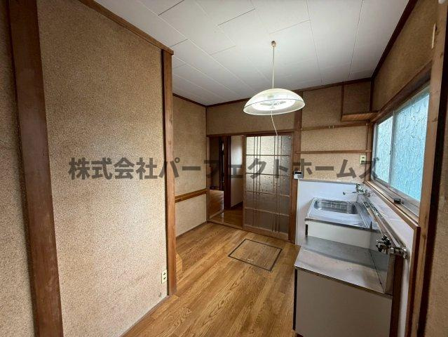 黒原城内町戸建　賃貸の居間・リビング|居間です