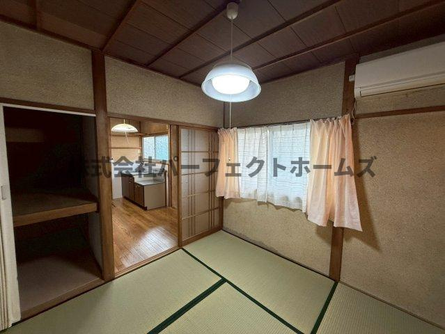 黒原城内町戸建　賃貸の和室|日本らしい落ち着いた雰囲気の和室です