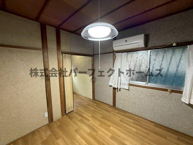 黒原城内町戸建　賃貸の洋室|コンパクトで使いやすい洋室です