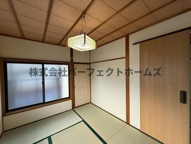 黒原城内町戸建　賃貸の和室|畳の上でゆっくりとくつろげる和室です