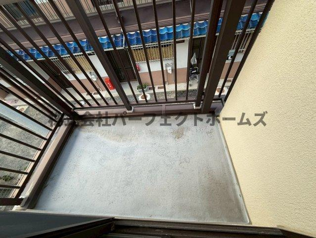 黒原城内町戸建　賃貸のバルコニー|バルコニーからの眺めを楽しみながら食事をしませんか