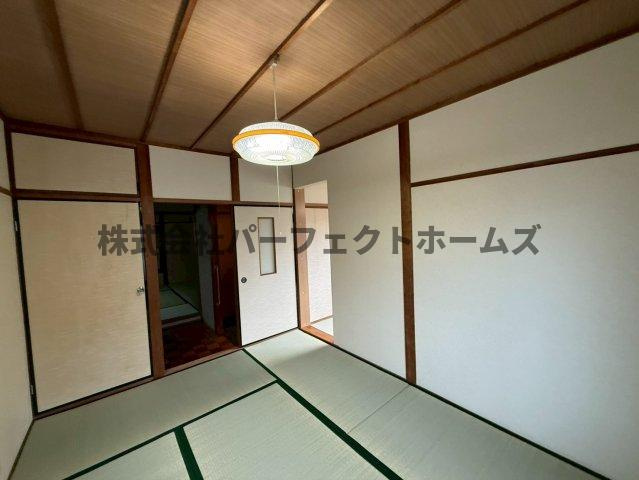 黒原城内町戸建　賃貸の和室|落ち着いた雰囲気の和室付きです