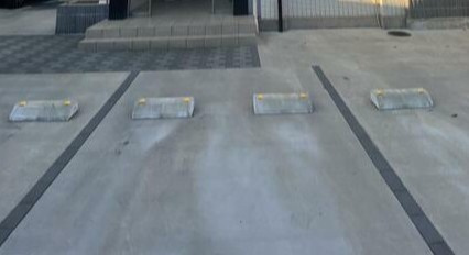 大和市上草柳の賃貸マンションの駐車場