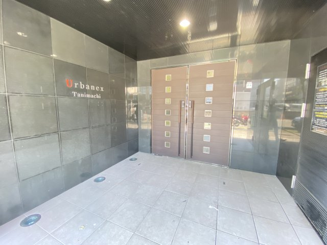 アーバネックス谷町のエントランス