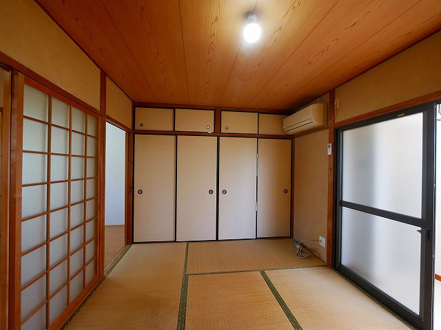 豊田貸家（般若寺）の和室|柔らかい畳が心地よい和室