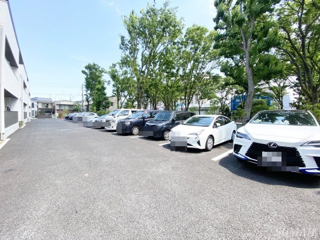 グラントレ宮城の駐車場|駐車場です